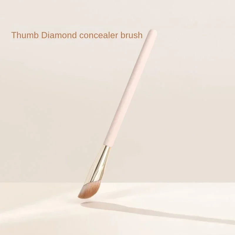 Foundation & Concealer Borste – Perfekt Täckning Varje Gång