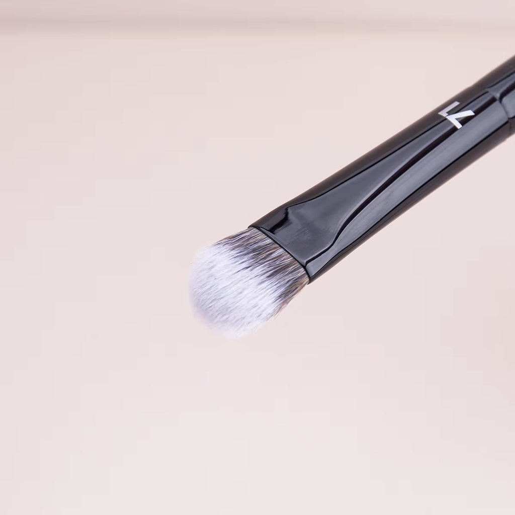 Sned Concealerborste – Perfekt Precision & Täckt Finish