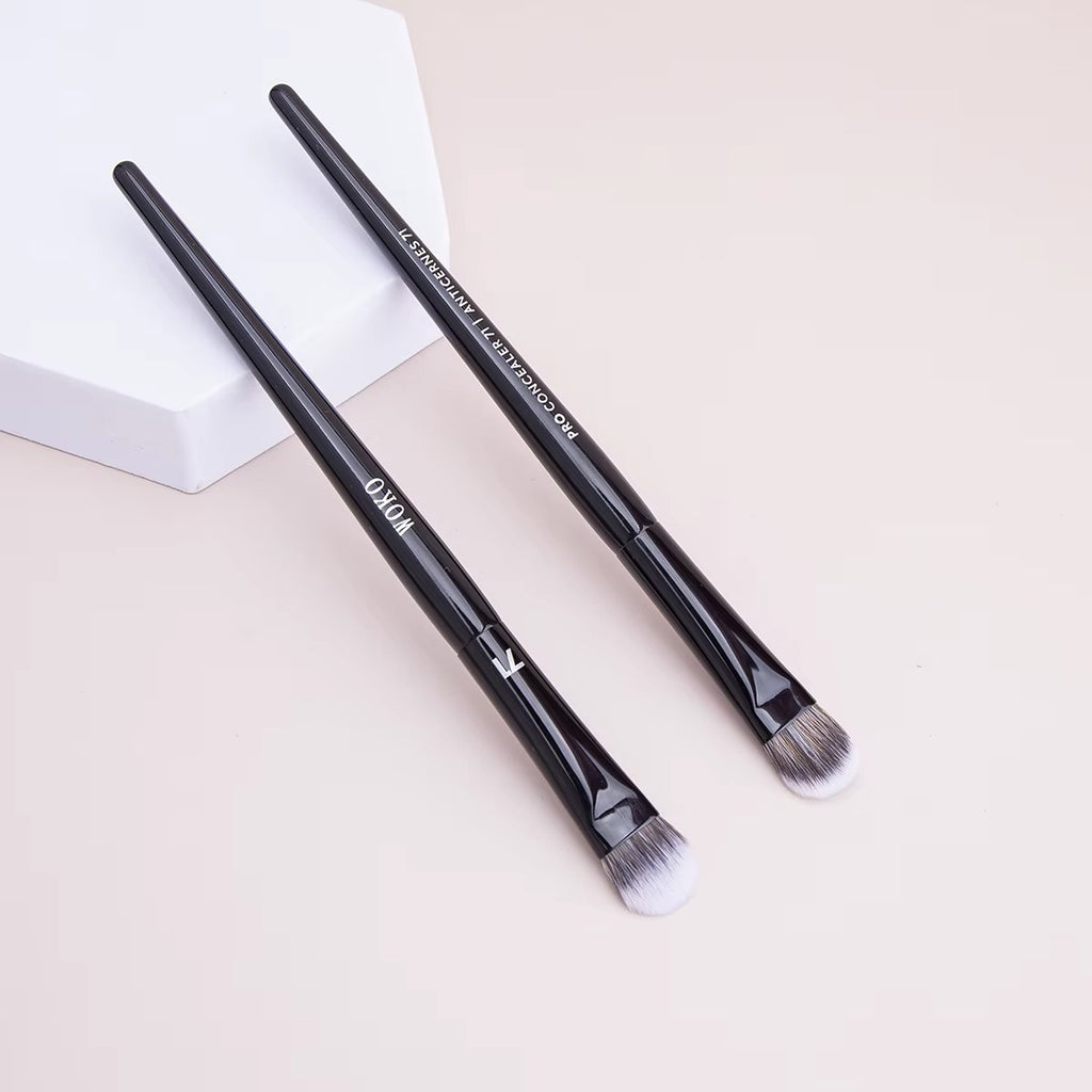 Sned Concealerborste – Perfekt Precision & Täckt Finish